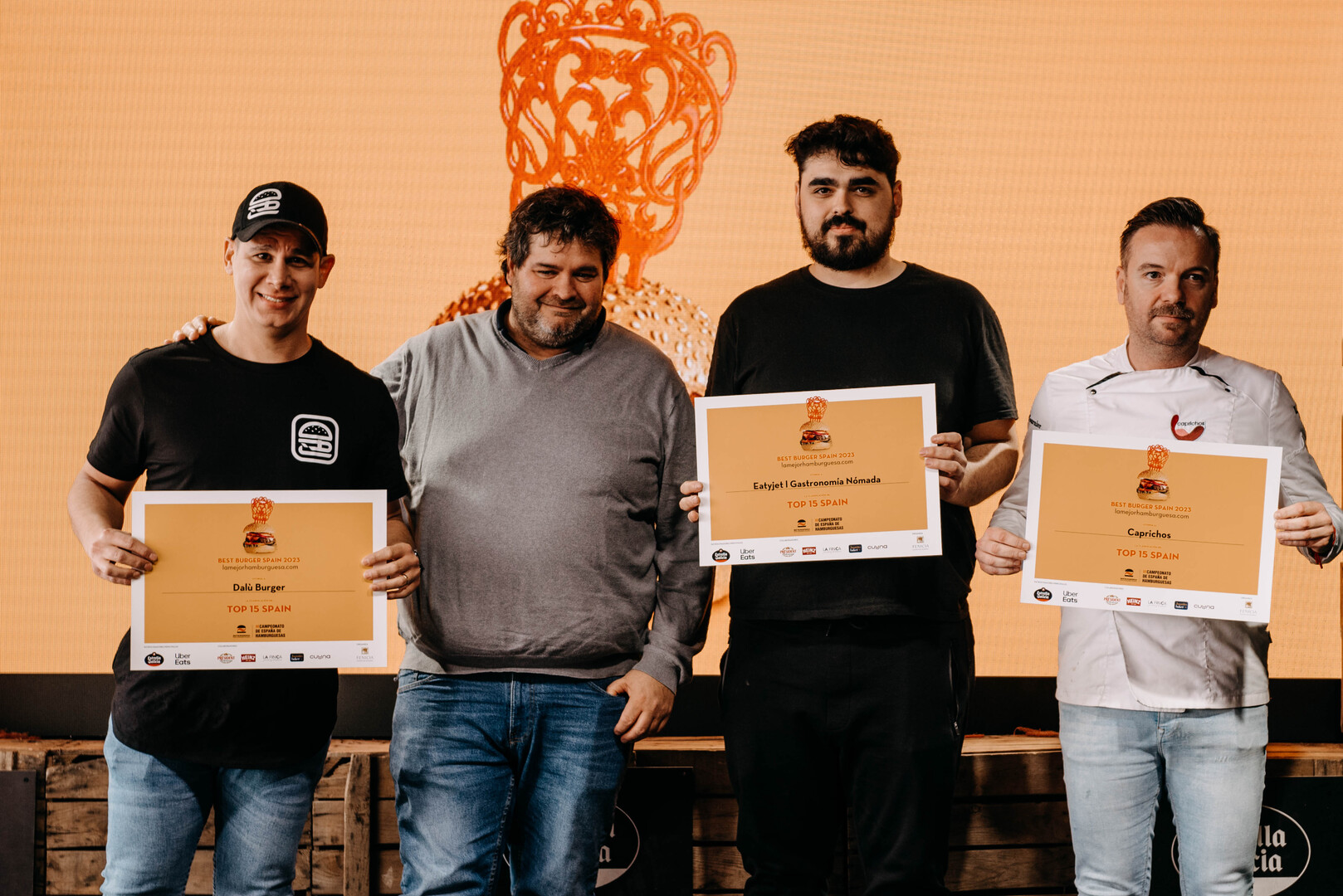 D. Fernando Agrasar y los finalistas: Dak Burger, Eatyjet y Caprichos.
